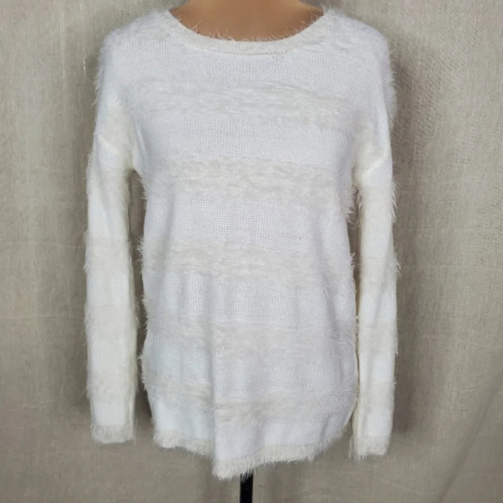 ♡ Josepeh A. Cream Long Sleeve Striped Eyelash Fur Sweater Size Medium - Picture 7 of 7